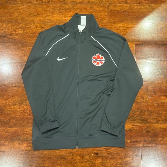 Nike Other - Nike Men's Black Windbreaker with Canada Emblem